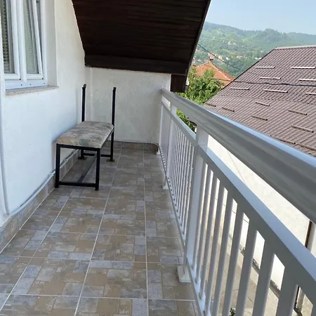 Old Town Suburb Apartment *